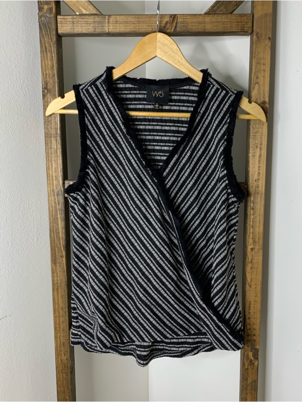 W5 Black & White Diagonal Stripe Sleeveless Wrap Tank Size S